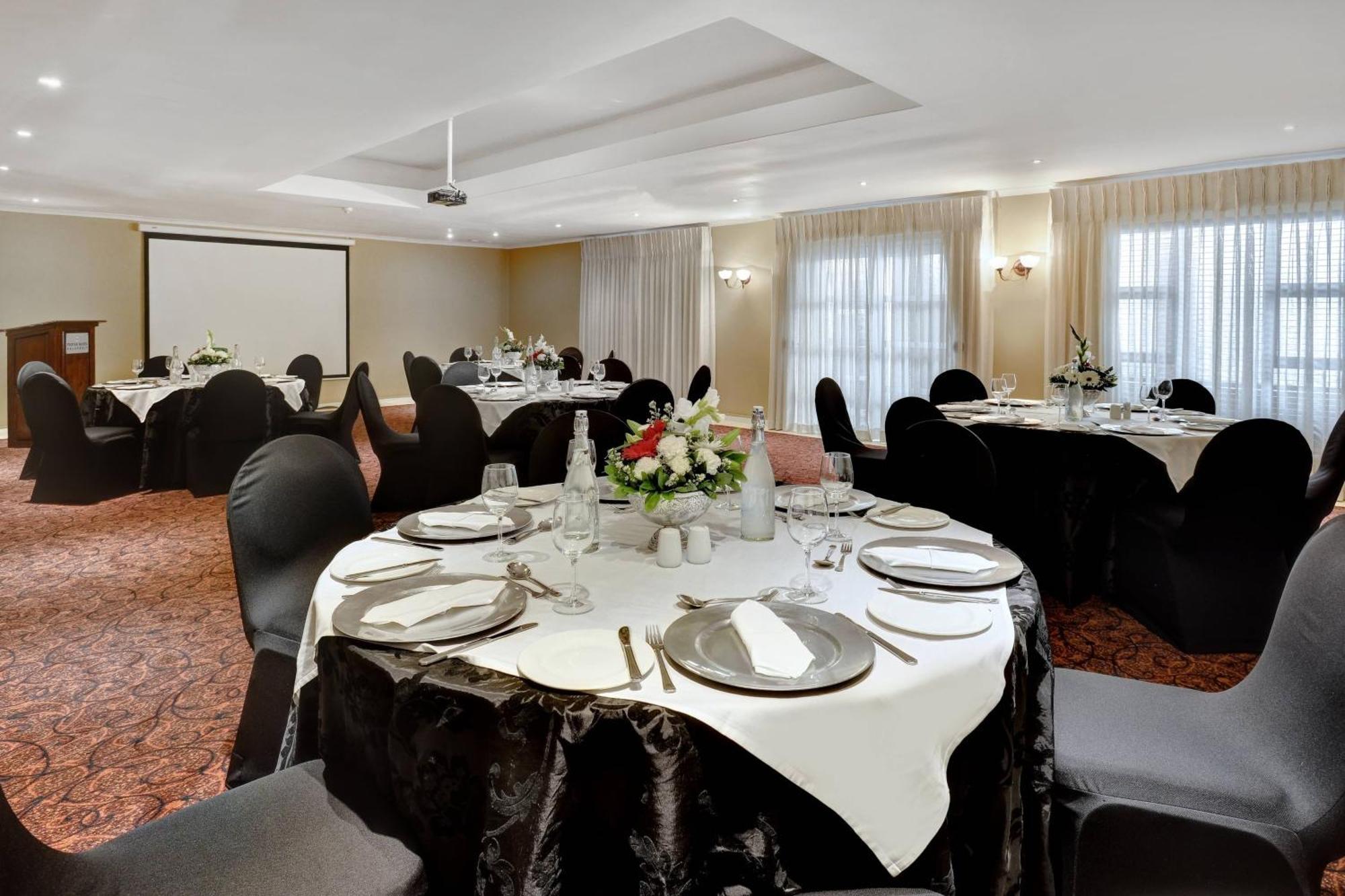Protea Hotel By Marriott Nelspruit Mbombela Exterior foto